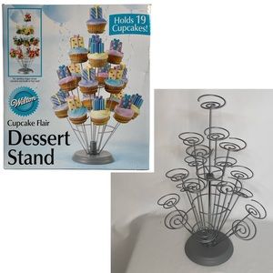 WILTON Cupcake Flair Dessert Stand Silvertone Metal